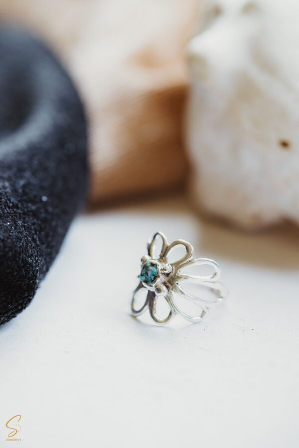 Flowery Turquoise ring - Image 2