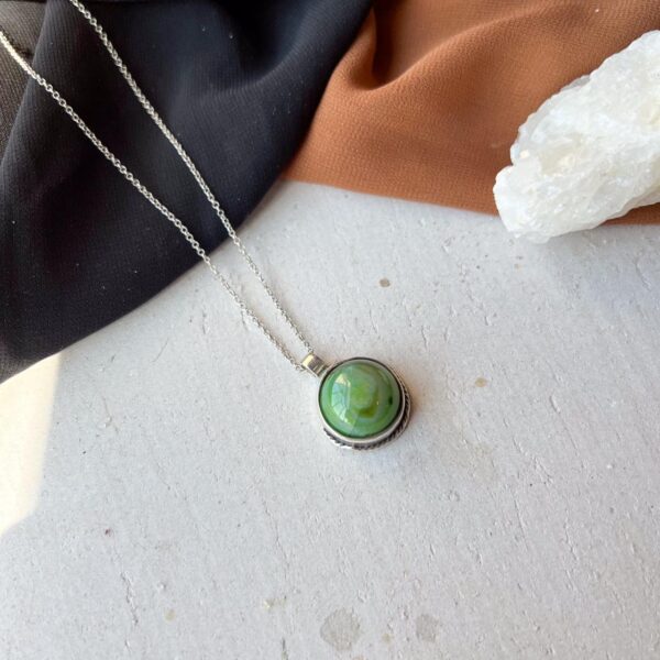 Green circle necklace